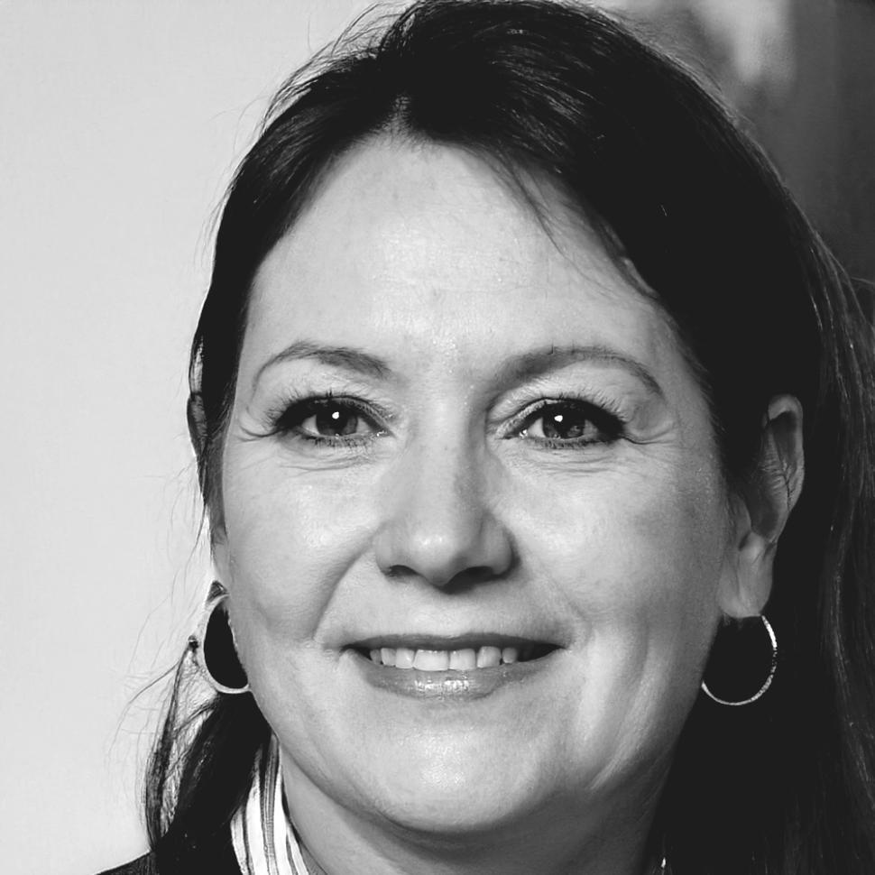 Penelope Blackwood, Senior Valuation Analyst